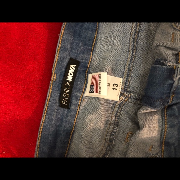 Fashion Nova ripped jeans - Picture 6 of 6